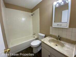 712 9th St in Colona, IL - Building Photo - Building Photo