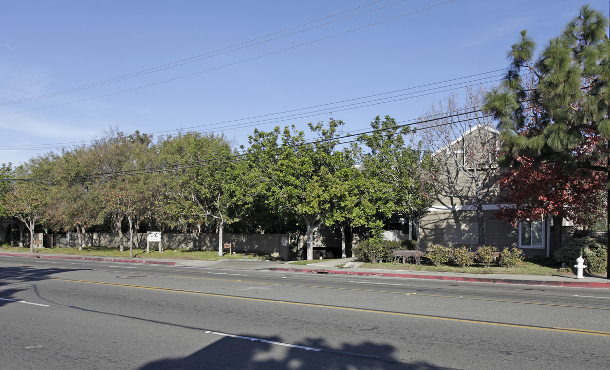 Victoria Garden in Costa Mesa, CA - Building Photo