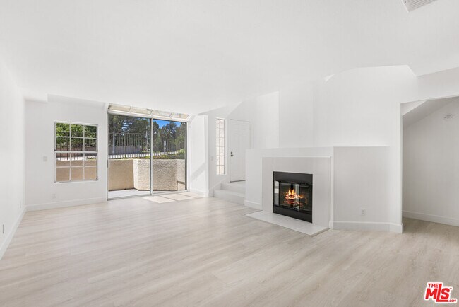 4240 Lost Hills Rd in Agoura Hills, CA - Building Photo - Building Photo