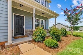 129 Canada Dr in Statesville, NC - Building Photo - Building Photo