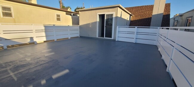 215 Fern St in Newport Beach, CA - Building Photo - Building Photo