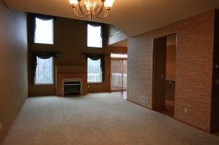 15819 porchlight ln in Eden Prairie, MN - Building Photo