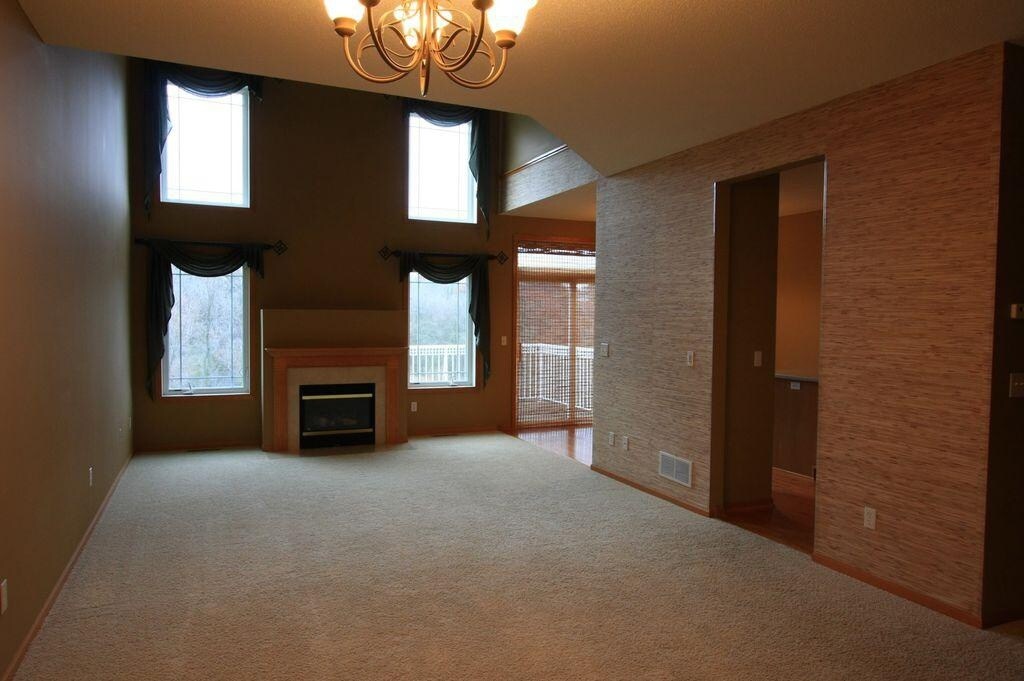 15819 porchlight ln in Eden Prairie, MN - Foto de edificio
