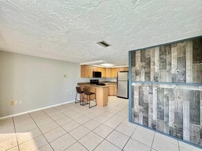 9805 Hidden Ln in Port Richey, FL - Building Photo - Building Photo