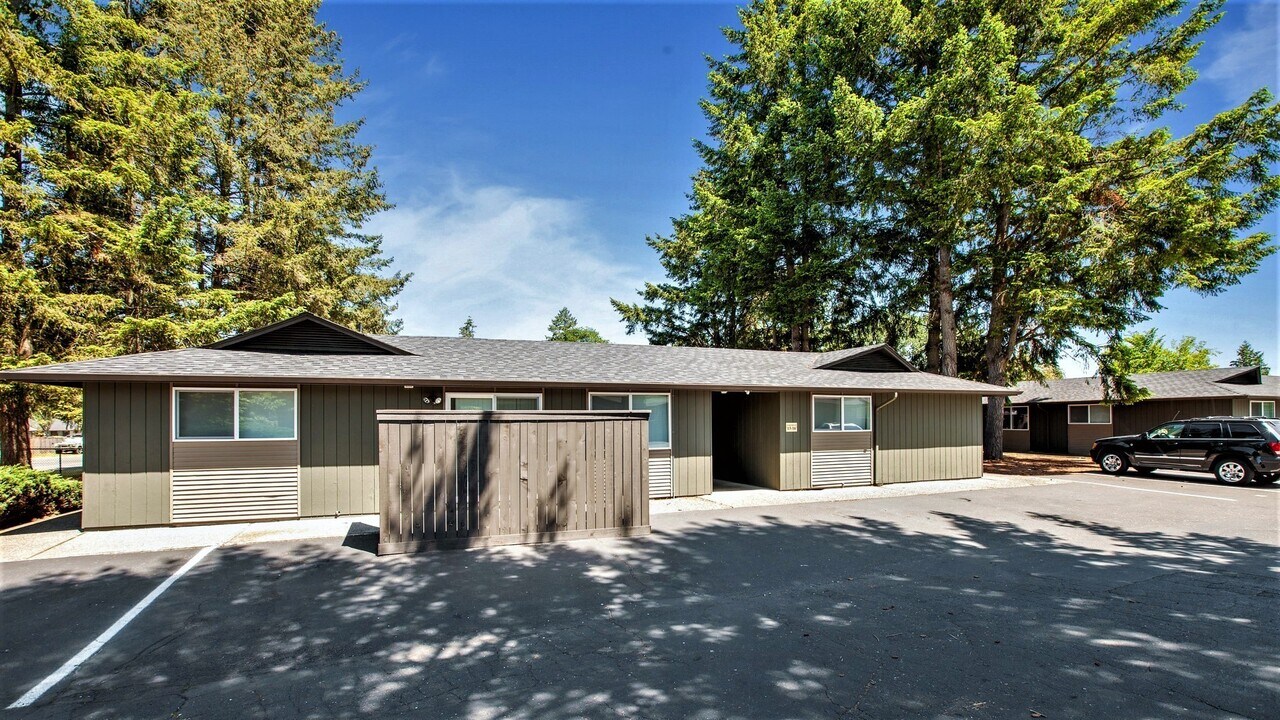 Edgewood Apartments in Lakewood, WA - Building Photo