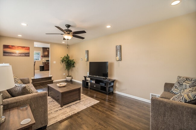 356 W Morris Ave, Unit SI ID1285088P in Lombard, IL - Foto de edificio - Building Photo