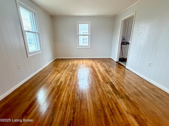 1906 Hand Ave in New Albany, IN - Foto de edificio - Building Photo