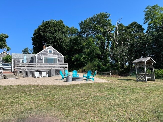 37 Cranberry Hwy