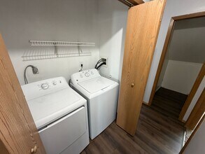 912 9th Ave SE in Valley City, ND - Building Photo - Building Photo