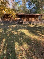 64 Hilley Dr in Waterloo, SC - Building Photo