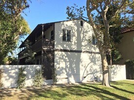 380 N Hollywood Way in Burbank, CA - Building Photo