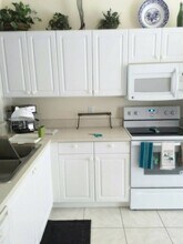 9175 Celeste Dr in Naples, FL - Building Photo - Building Photo