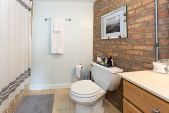 612 N Oakley Blvd, Unit 206 in Chicago, IL - Building Photo - Building Photo