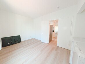 2428 Ocean Ave in Los Angeles, CA - Foto de edificio - Building Photo