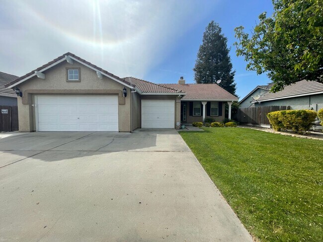 4545 Reinholz Ave in Turlock, CA - Building Photo - Building Photo