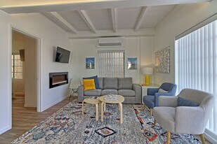 1078 S Seaward Ave in Ventura, CA - Building Photo