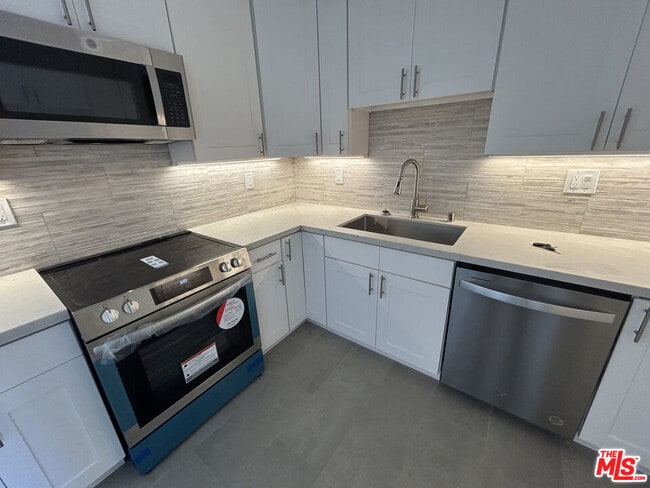 property at 1033 6th St