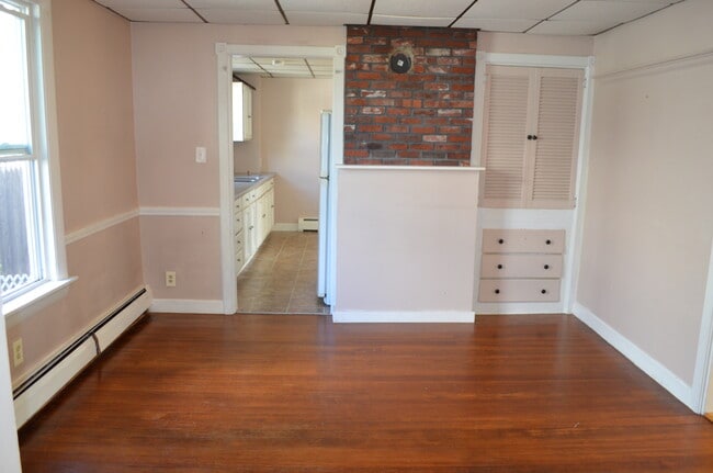 10 Harborview Ave, Unit 1 in South Portland, ME - Foto de edificio - Building Photo