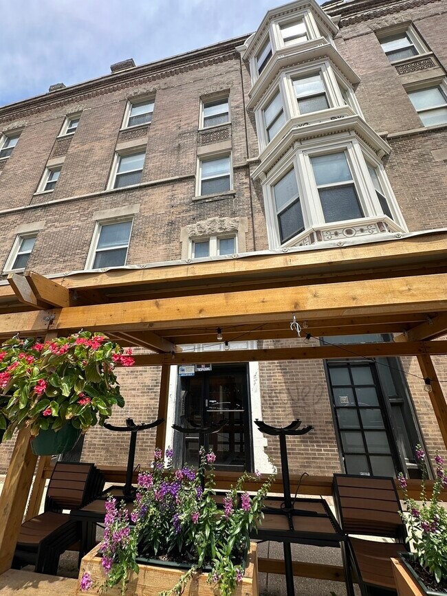 2750 W Augusta Blvd in Chicago, IL - Building Photo - Building Photo