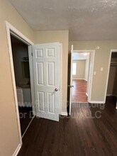 1972 Cambridge Dr in Lexington, KY - Building Photo - Building Photo