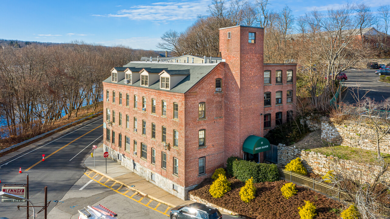 Derby Manor in Derby, CT - Building Photo