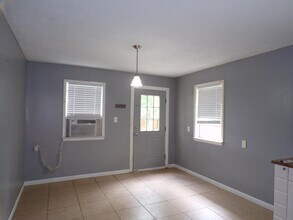 703 Northington St in Burnet, TX - Building Photo - Building Photo