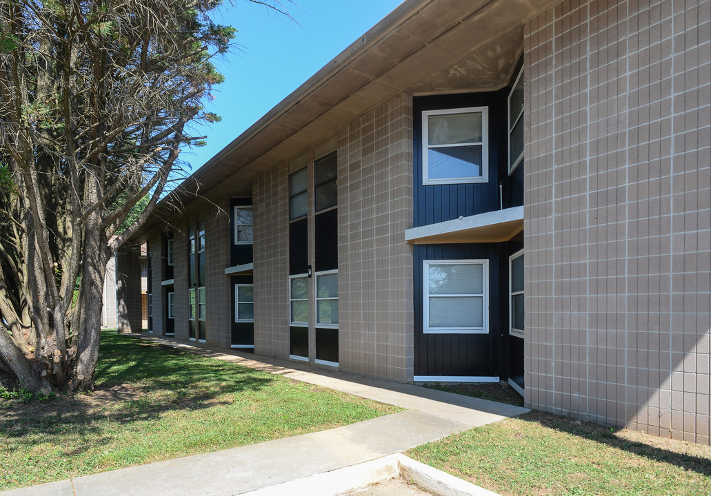 Belwood Apartments in Calhoun, GA - Building Photo