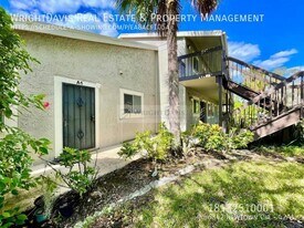 6342 Newtown Cir in Tampa, FL - Building Photo