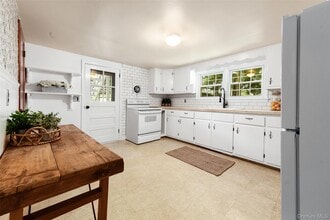 4 Quaker Rd in North Salem, NY - Building Photo - Building Photo