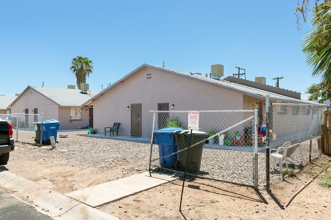 Alicia Apartments in Phoenix, AZ - Building Photo