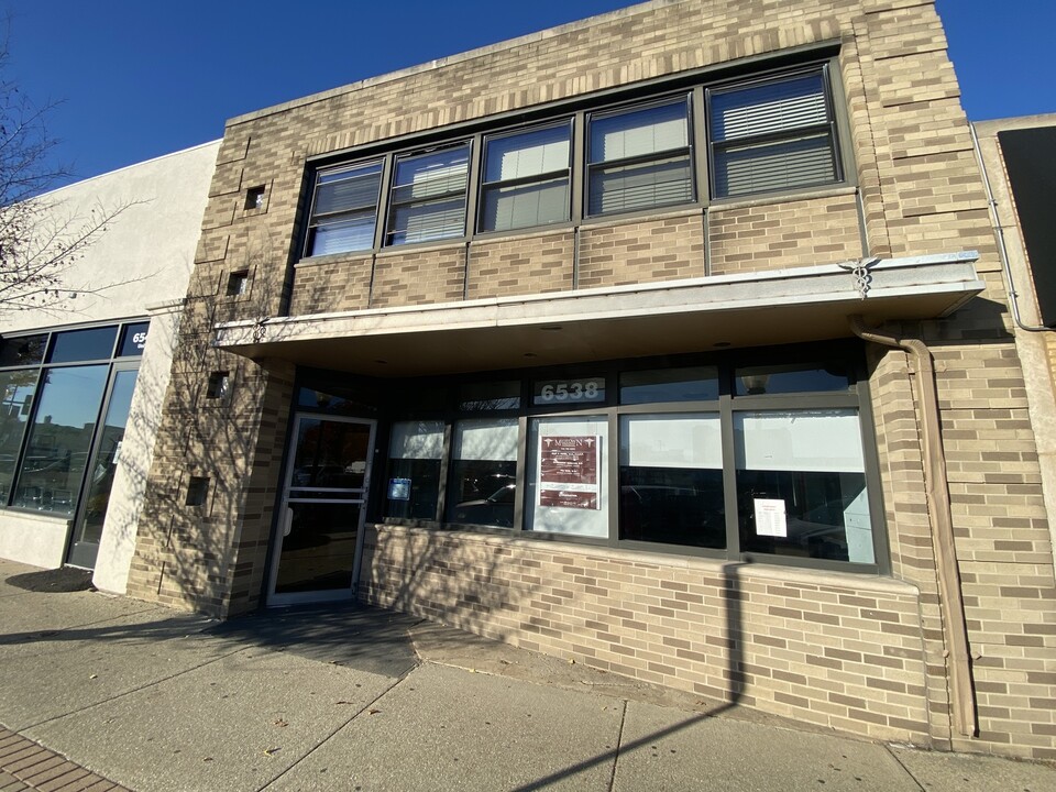 6538 Cermak Rd in Berwyn, IL - Foto de edificio