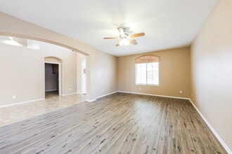 10574 W Salter Dr in Peoria, AZ - Building Photo - Building Photo