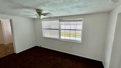 7701 Ironbark Dr in Port Richey, FL - Building Photo - Building Photo