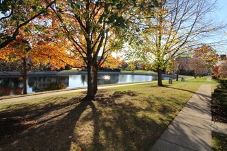 1157 Georgetown Way in Vernon Hills, IL - Building Photo - Building Photo