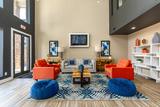 Branch Creek Apartments in Carrollton, TX - Building Photo - Interior Photo