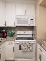 5861 NW 16th Pl, Unit 201 in Sunrise, FL - Building Photo