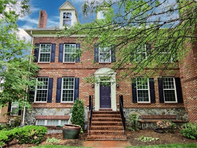 property at 3903 Chain Bridge Rd