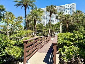 2851 NE 183rd St, Unit 1706E in Aventura, FL - Building Photo - Building Photo