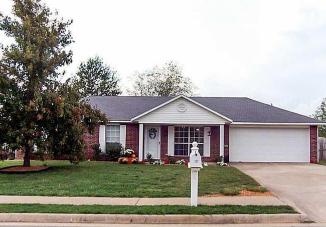 property at 227 Samuel Plz