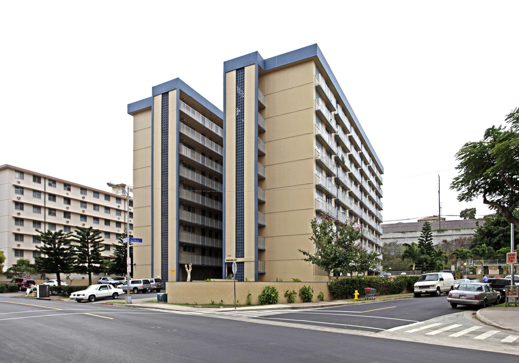 Westlake Apartments in Honolulu, HI - Foto de edificio