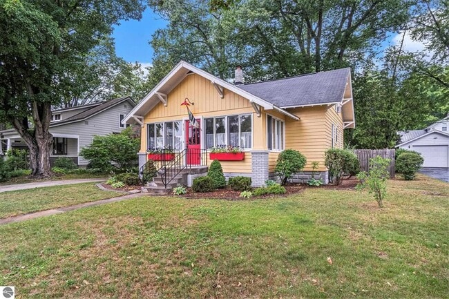 property at 515 N St Joseph St