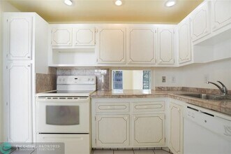 604 NE 2nd St in Dania Beach, FL - Building Photo - Building Photo