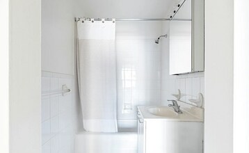 25 W 56th St in New York, NY - Building Photo - Building Photo