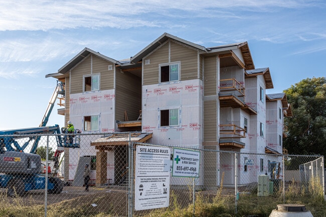 Cedar Springs Apartments in Nampa, ID - Building Photo - Building Photo