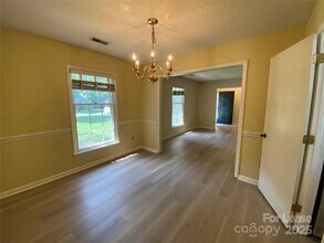 1025 Thornsby Ln in Matthews, NC - Building Photo - Building Photo
