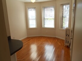 1 Haviland St, Unit 18-22 in Boston, MA - Building Photo