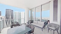 851 NE 1st Ave, Unit 4501 in Miami, FL - Foto de edificio - Building Photo