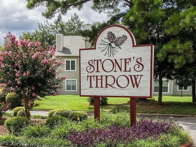 1014 Stones Throw Dr NW in Huntsville, AL - Building Photo - Building Photo