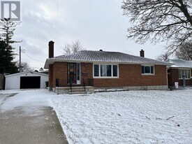 19 St Joseph St in St Thomas, ON - Building Photo