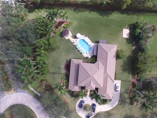 2750 Jockey Cir in Davie, FL - Building Photo - Building Photo